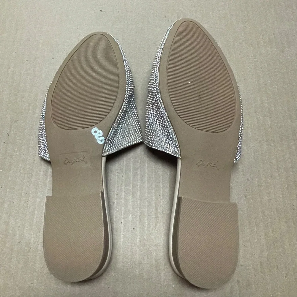 Qupid Women's Sz 8 Silver Rhinestone Bling Mule Slides Jeweled Almond Toe Flats